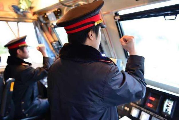 石家莊鐵路學(xué)校2020年火車司機(jī)專業(yè)學(xué)費(fèi)多少？