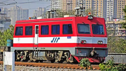 初中生可以學(xué)內(nèi)燃機(jī)車運(yùn)用與檢修專業(yè)嗎？