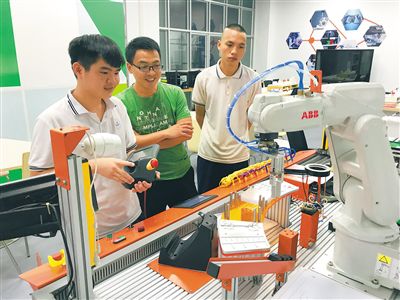 男生機(jī)電技術(shù)應(yīng)用專(zhuān)業(yè)就業(yè)前景 畢業(yè)包分配嗎