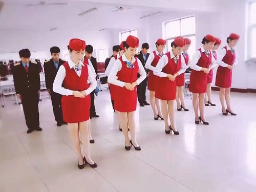 女生報(bào)石家莊東華鐵路學(xué)校學(xué)什么好？