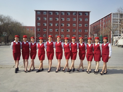 學(xué)高鐵乘務(wù)員石家莊哪個鐵路學(xué)校好就業(yè)？