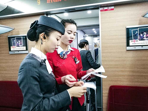 初三學(xué)航空乘務(wù)專業(yè)去哪個學(xué)校好？