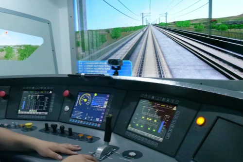 想當(dāng)火車司機(jī)？中專學(xué)歷也能報(bào)名！穩(wěn)定高薪 + 鐵飯碗！